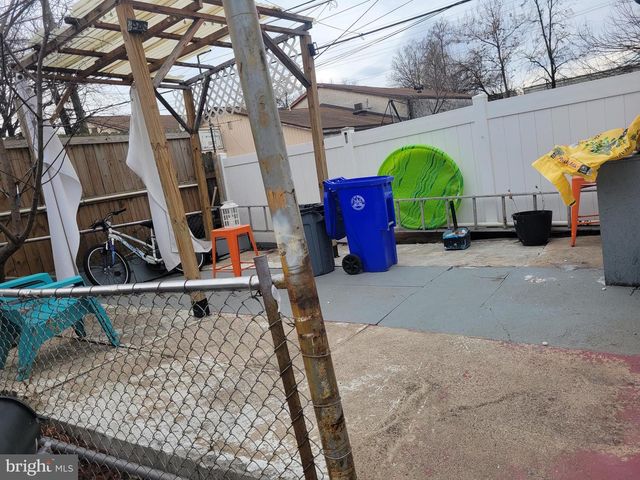 736 WINDSOR ST, Reading, PA 19604