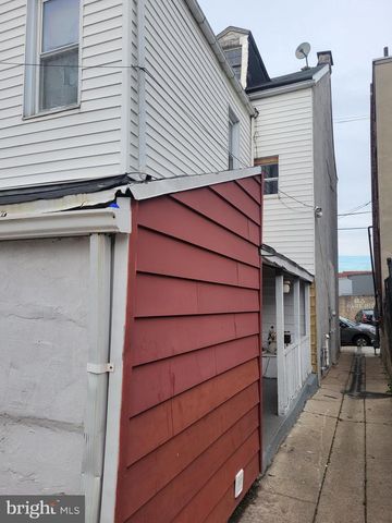 736 WINDSOR ST, Reading, PA 19604