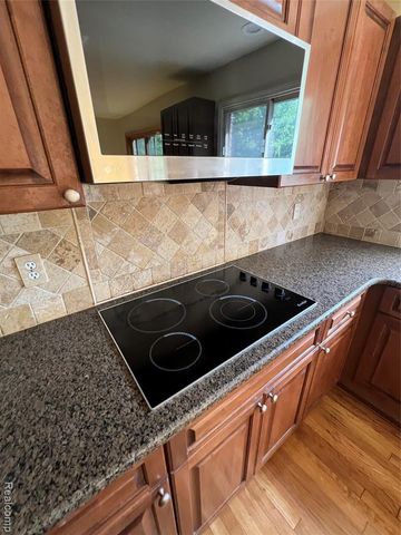 45475 Irvine Drive, Novi, MI 48374