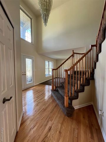 45475 Irvine Drive, Novi, MI 48374