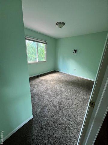 45475 Irvine Drive, Novi, MI 48374