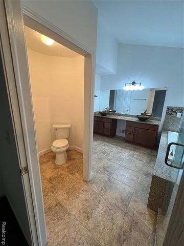 45475 Irvine Drive, Novi, MI 48374