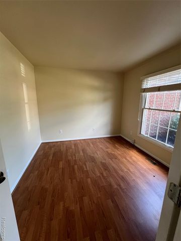 45475 Irvine Drive, Novi, MI 48374
