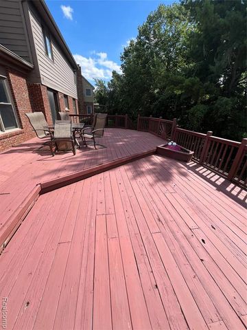 45475 Irvine Drive, Novi, MI 48374