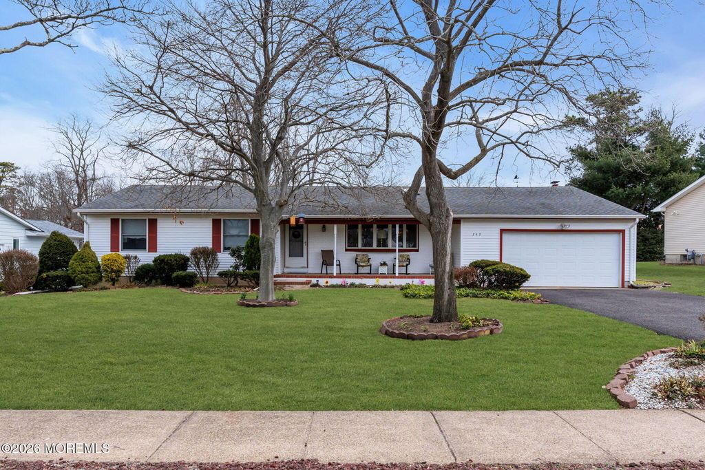 349 Kildare Drive, Toms River, NJ 08753