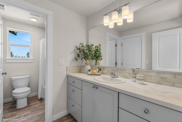 417 N Viewmont Ct, Greenacres, WA 99016