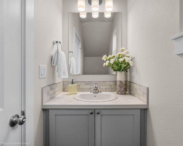 417 N Viewmont Ct, Greenacres, WA 99016