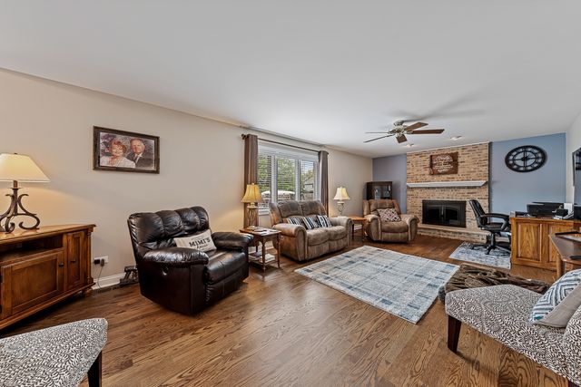 621 Vanderbilt Drive, New Lenox, IL 60451