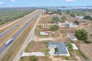 18460 S Ih 37, Elmendorf, TX 78112