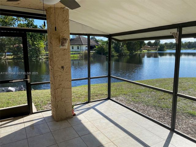 200 Wimbledon Lake Dr 200, Plantation, FL 33324