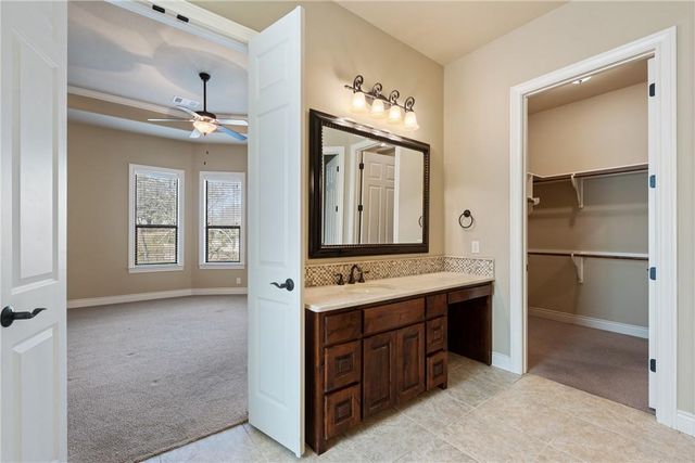 1 Chandon LN, Lakeway, TX 78734