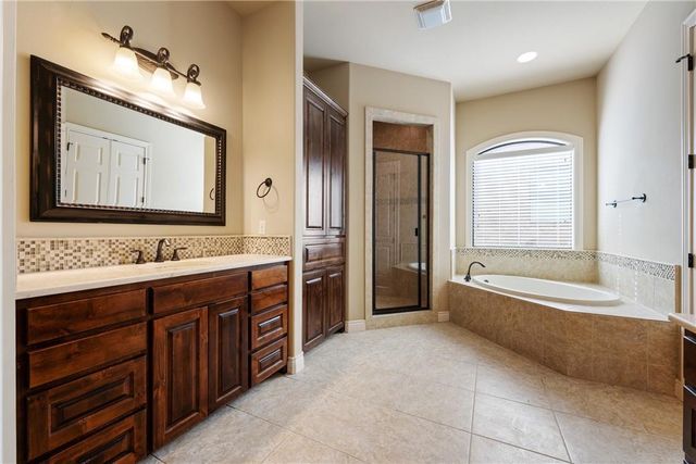 1 Chandon LN, Lakeway, TX 78734