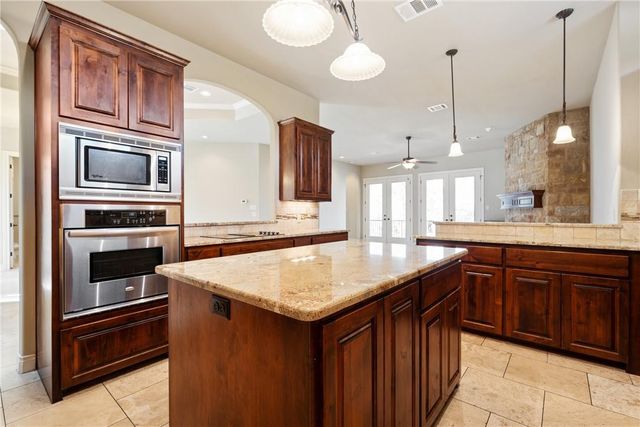 1 Chandon LN, Lakeway, TX 78734