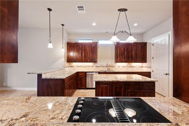 1 Chandon LN, Lakeway, TX 78734