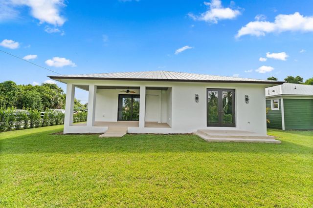 5460 SE Front Avenue, Stuart, FL 34997