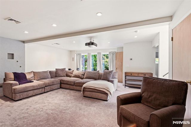 565 Green Lane, River Vale, NJ 07675