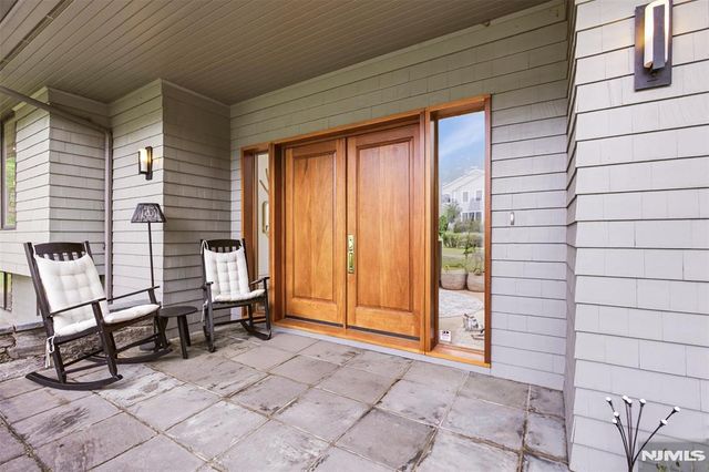 565 Green Lane, River Vale, NJ 07675