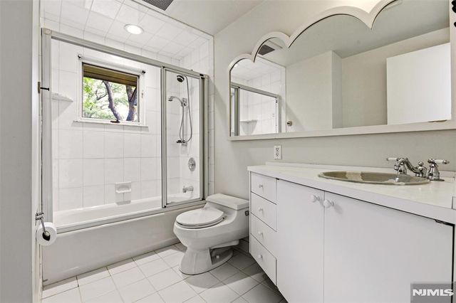 565 Green Lane, River Vale, NJ 07675