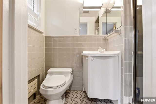 565 Green Lane, River Vale, NJ 07675