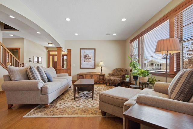 15579 Duck Trail Lane, Apple Valley, MN 55124