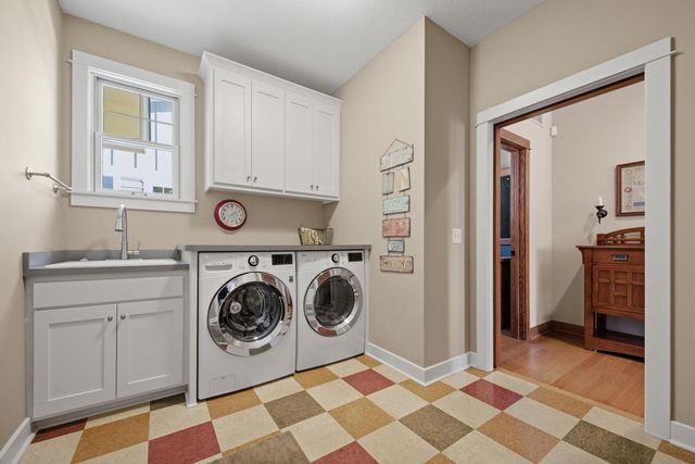 15579 Duck Trail Lane, Apple Valley, MN 55124