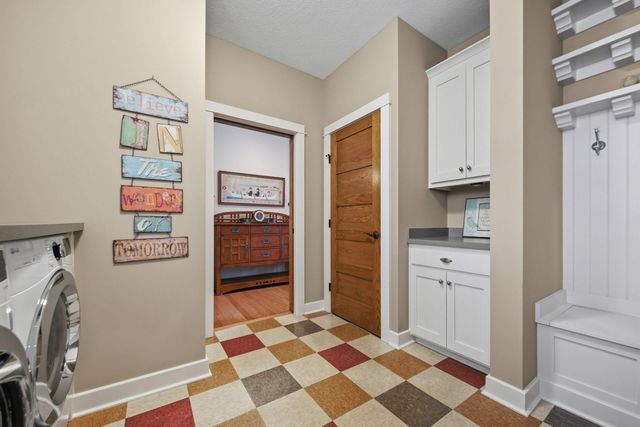 15579 Duck Trail Lane, Apple Valley, MN 55124