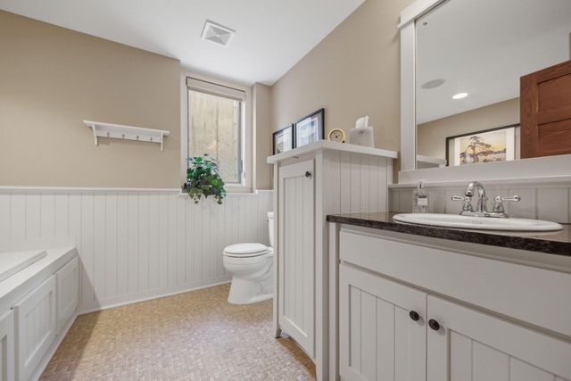 15579 Duck Trail Lane, Apple Valley, MN 55124