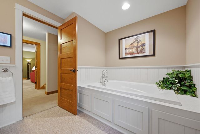 15579 Duck Trail Lane, Apple Valley, MN 55124