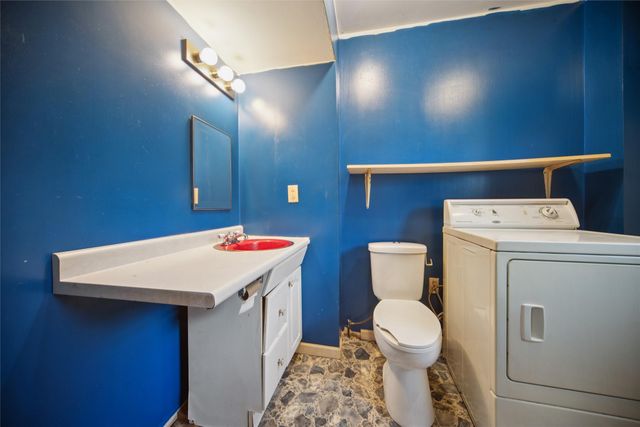808 E Dunham Avenue, Des Moines, IA 50315
