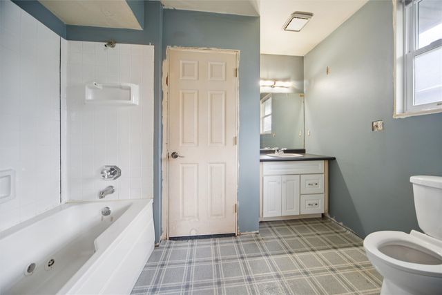 808 E Dunham Avenue, Des Moines, IA 50315