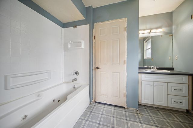 808 E Dunham Avenue, Des Moines, IA 50315