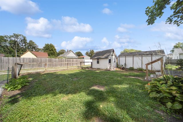 808 E Dunham Avenue, Des Moines, IA 50315
