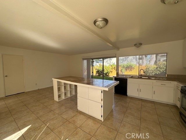 660 Martinique, Newbury Park (thousand Oaks), CA 91320