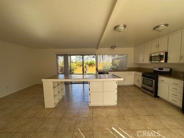 660 Martinique, Newbury Park (thousand Oaks), CA 91320