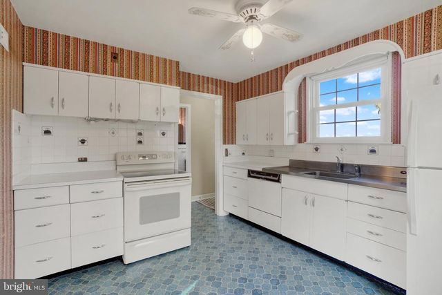 303 EDGEHILL RD, York, PA 17403