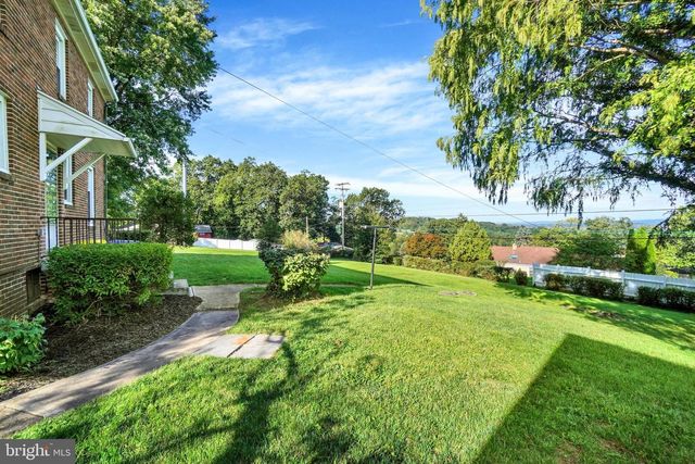 303 EDGEHILL RD, York, PA 17403