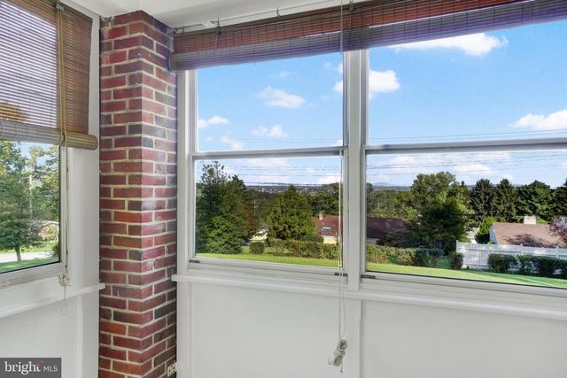 303 EDGEHILL RD, York, PA 17403
