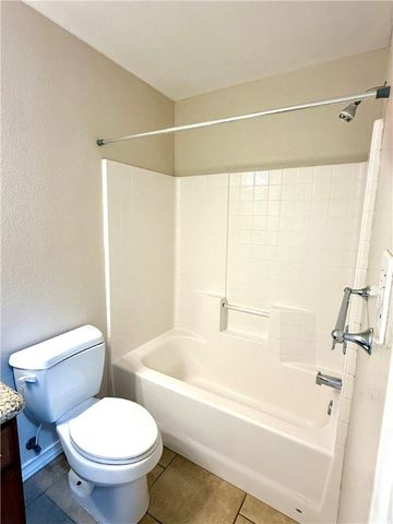 6710 Earnhart, Corpus Christi, TX 78414