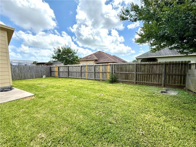 6710 Earnhart, Corpus Christi, TX 78414