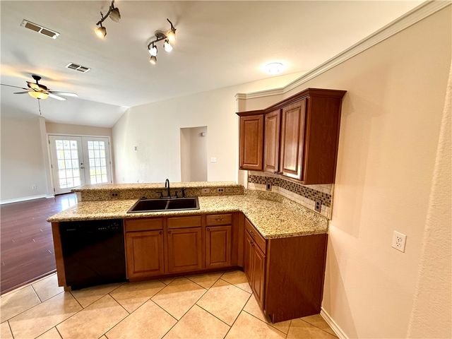 6710 Earnhart, Corpus Christi, TX 78414