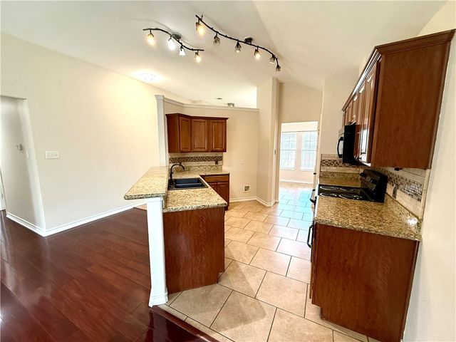 6710 Earnhart, Corpus Christi, TX 78414
