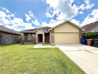 6710 Earnhart, Corpus Christi, TX 78414