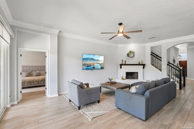 609 Oakmont Way, Cibolo, TX 78108