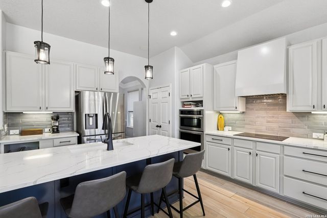 609 Oakmont Way, Cibolo, TX 78108