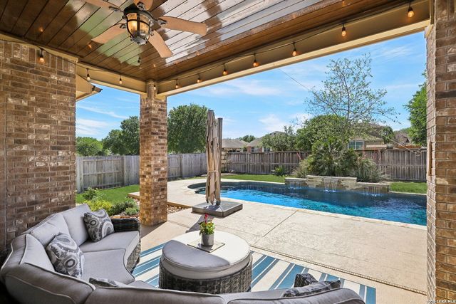 609 Oakmont Way, Cibolo, TX 78108