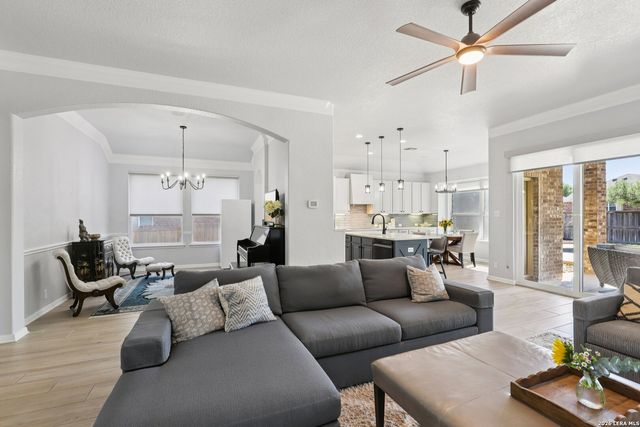 609 Oakmont Way, Cibolo, TX 78108