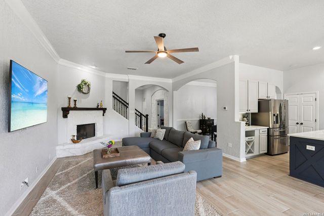 609 Oakmont Way, Cibolo, TX 78108