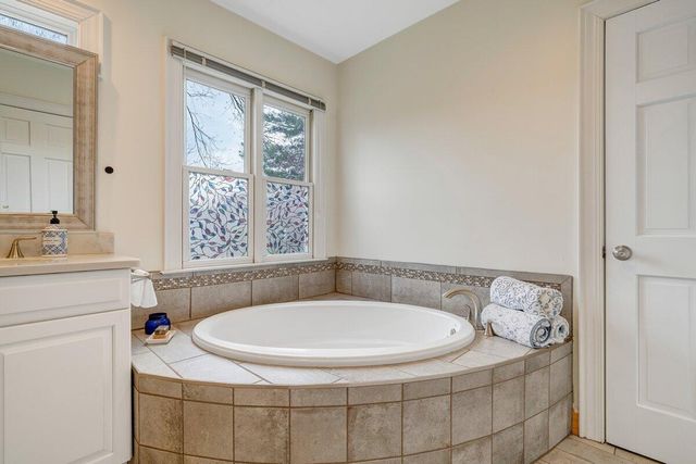 522 Waterford DR, Roanoke, VA 24014