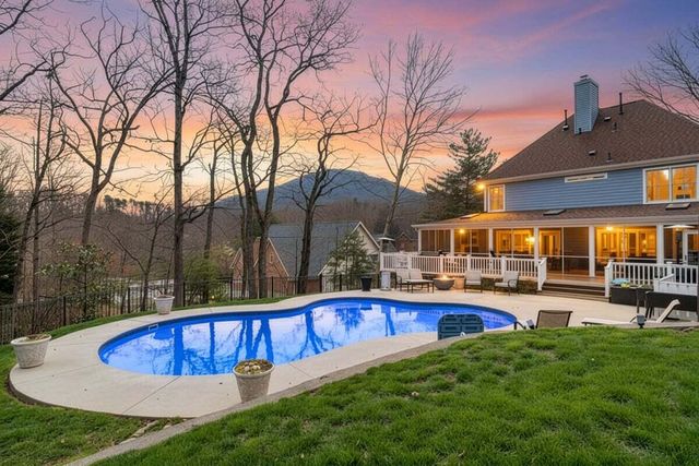 522 Waterford DR, Roanoke, VA 24014