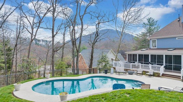 522 Waterford DR, Roanoke, VA 24014